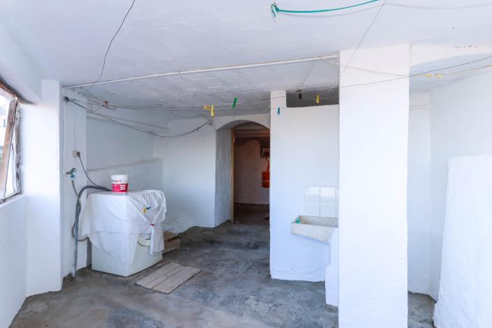 Image No.26-2 Bed Townhouse for sale