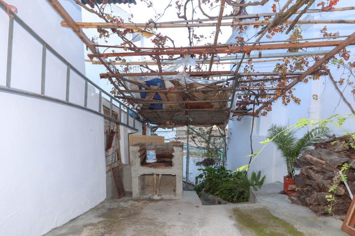 Image No.30-2 Bed Townhouse for sale