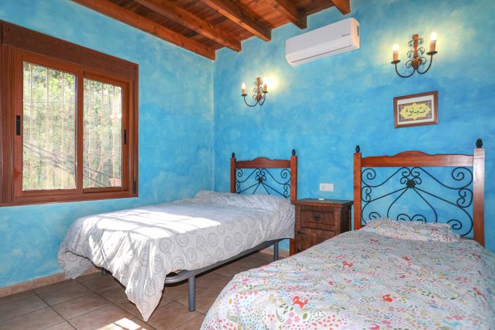 Image No.26-4 Bed Villa / Detached for sale