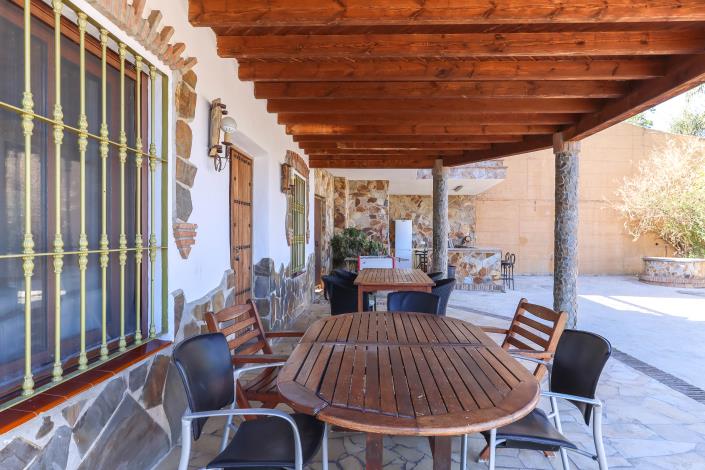 Image No.37-4 Bed Villa / Detached for sale