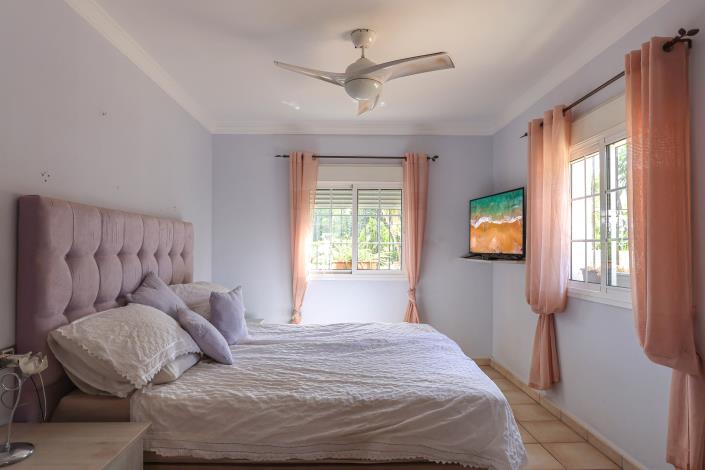 Image No.20-5 Bed Villa / Detached for sale