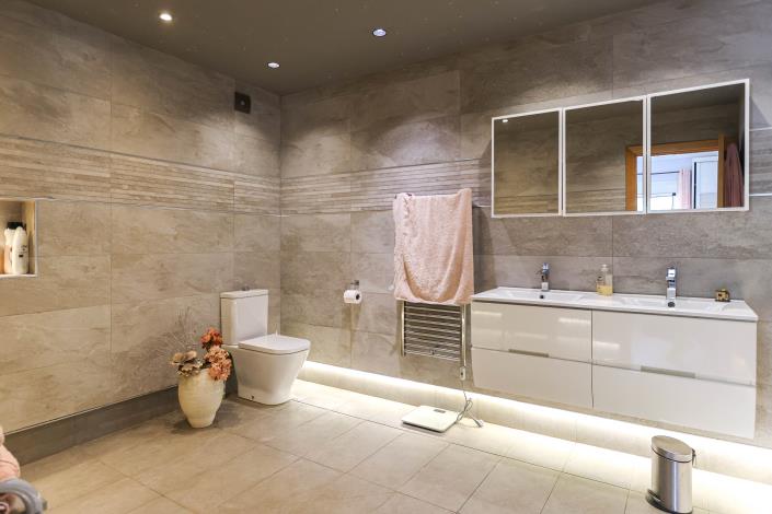 Image No.23-5 Bed Villa / Detached for sale