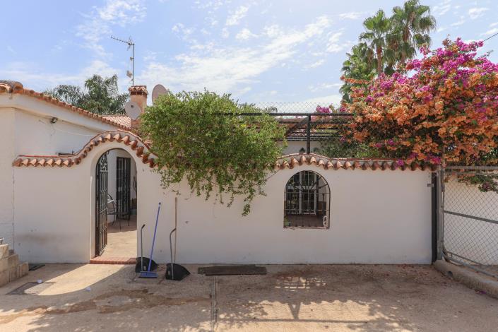 Image No.57-5 Bed Villa / Detached for sale