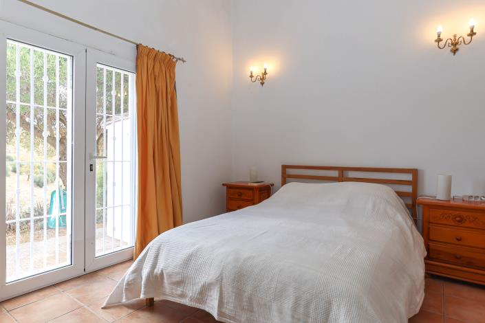 Image No.23-3 Bed Villa / Detached for sale