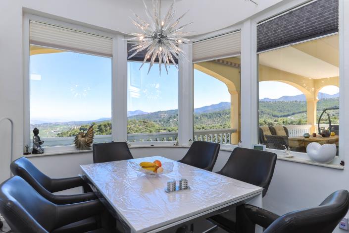 Image No.21-4 Bed Villa / Detached for sale