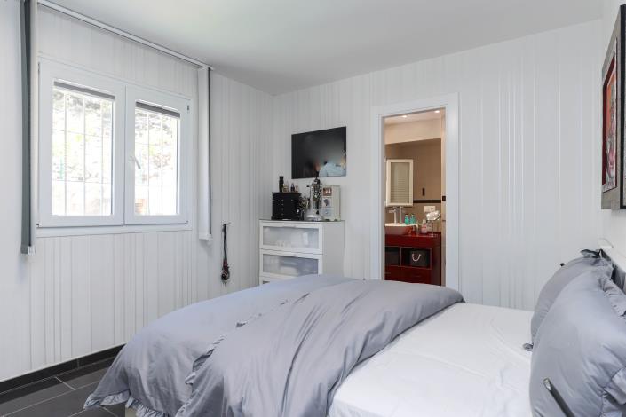 Image No.24-4 Bed Villa / Detached for sale