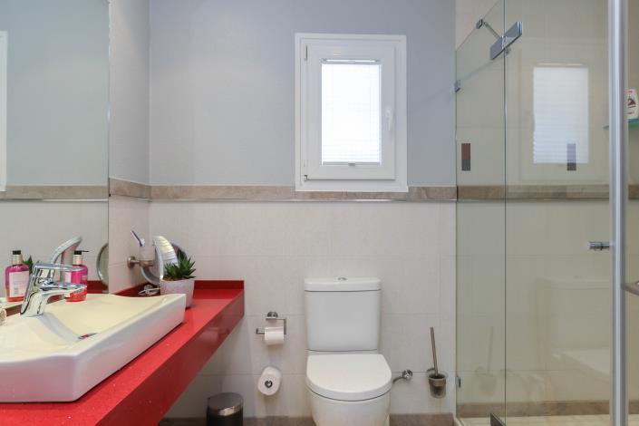 Image No.33-4 Bed Villa / Detached for sale