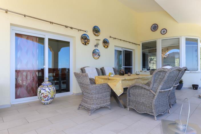 Image No.38-4 Bed Villa / Detached for sale