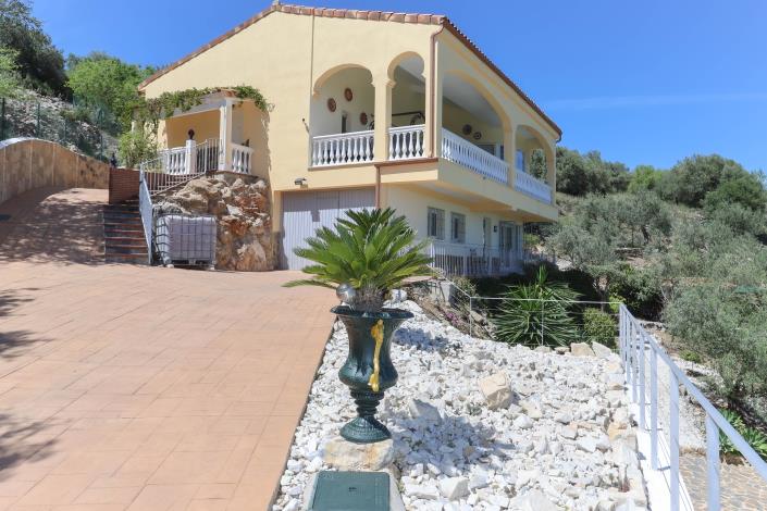 Image No.58-4 Bed Villa / Detached for sale