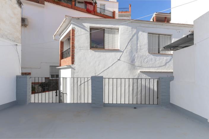 Image No.3-6 Bed Townhouse for sale