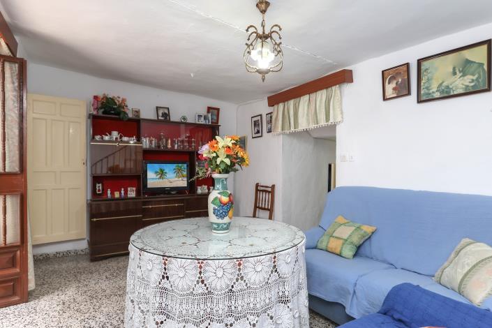 Image No.4-6 Bed Townhouse for sale
