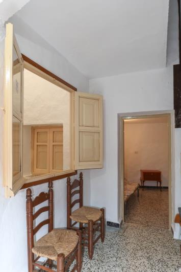 Image No.15-6 Bed Townhouse for sale