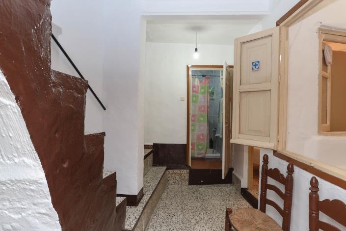 Image No.20-6 Bed Townhouse for sale