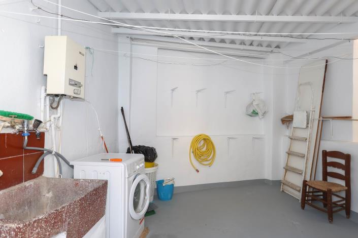 Image No.25-6 Bed Townhouse for sale