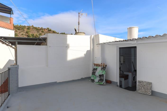Image No.28-6 Bed Townhouse for sale