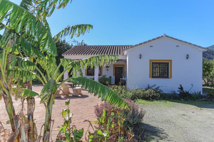 Image No.6-3 Bed Country House for sale