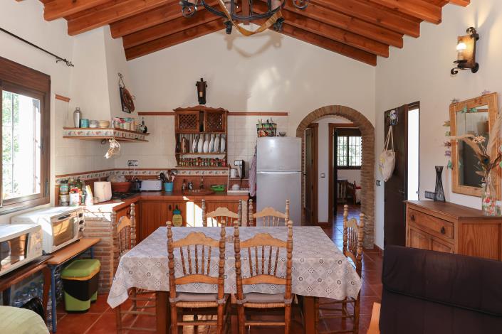 Image No.11-3 Bed Country House for sale