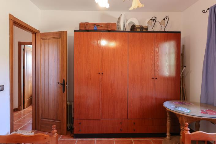 Image No.16-3 Bed Country House for sale