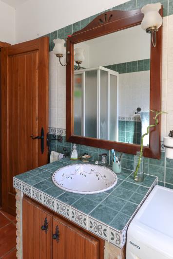 Image No.19-3 Bed Country House for sale