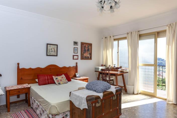 Image No.20-4 Bed Townhouse for sale