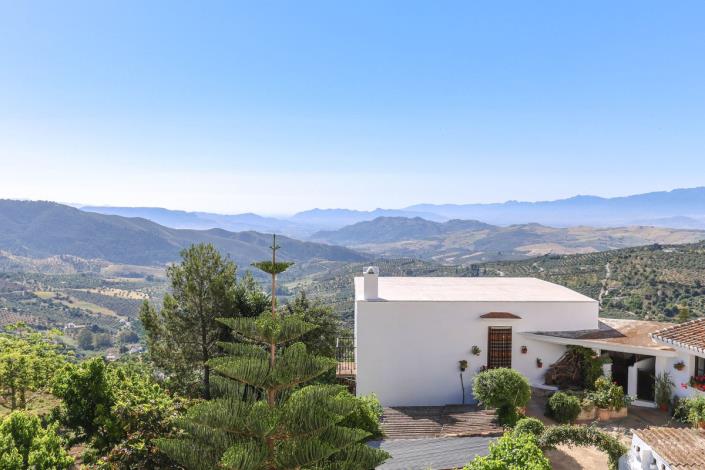 Image No.27-4 Bed Townhouse for sale