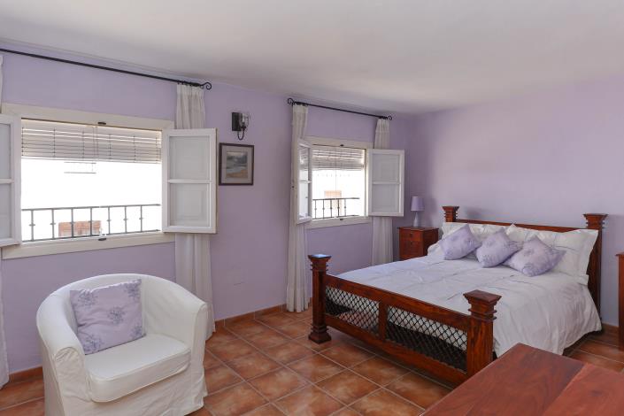 Image No.23-3 Bed Townhouse for sale