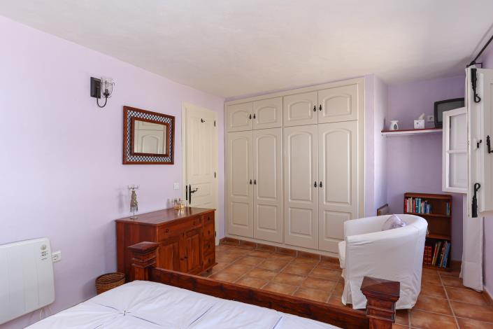 Image No.24-3 Bed Townhouse for sale