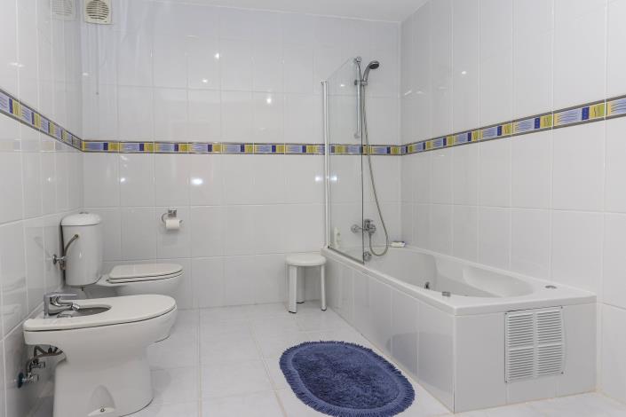 Image No.27-3 Bed Townhouse for sale