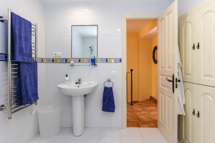 Image No.28-3 Bed Townhouse for sale