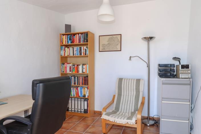 Image No.29-3 Bed Townhouse for sale