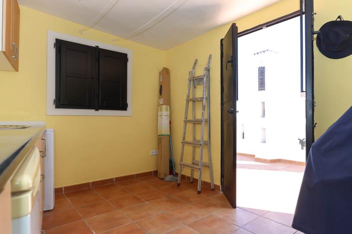 Image No.34-3 Bed Townhouse for sale