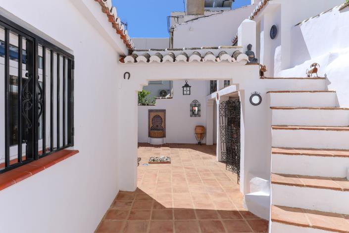 Image No.35-3 Bed Townhouse for sale