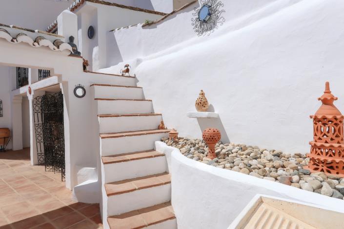 Image No.36-3 Bed Townhouse for sale