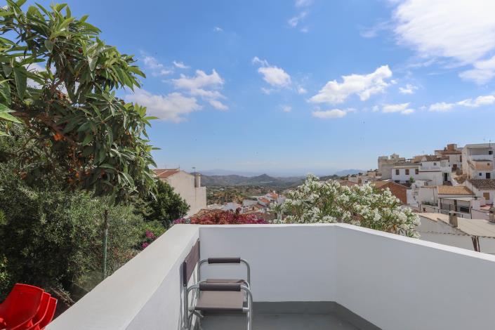Image No.1-2 Bed Townhouse for sale