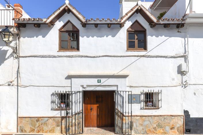 Image No.1-3 Bed Townhouse for sale