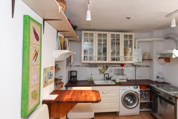 Image No.17-6 Bed Townhouse for sale