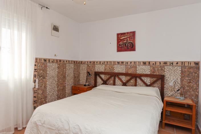 Image No.22-6 Bed Townhouse for sale