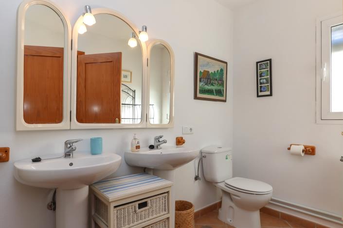 Image No.44-6 Bed Townhouse for sale