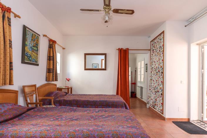 Image No.52-6 Bed Townhouse for sale