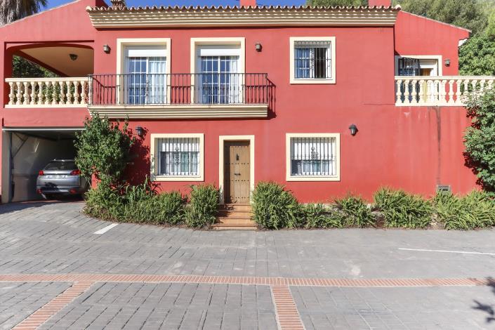 Image No.9-6 Bed Villa / Detached for sale