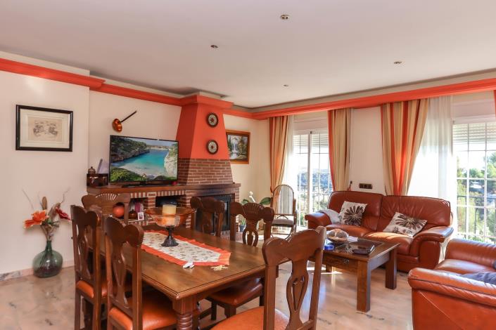 Image No.10-6 Bed Villa / Detached for sale