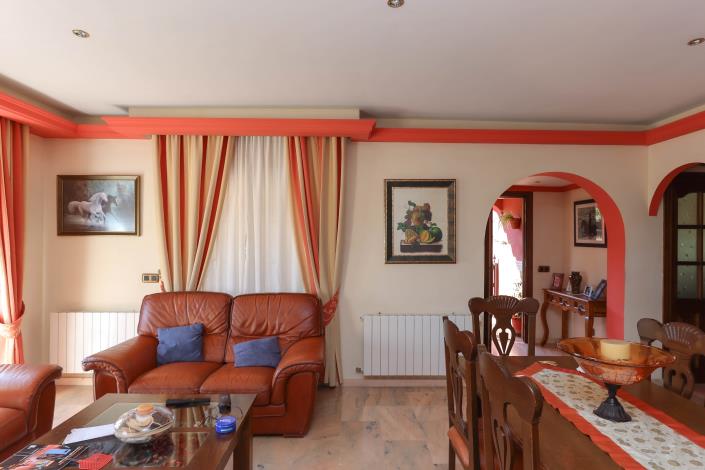 Image No.16-6 Bed Villa / Detached for sale