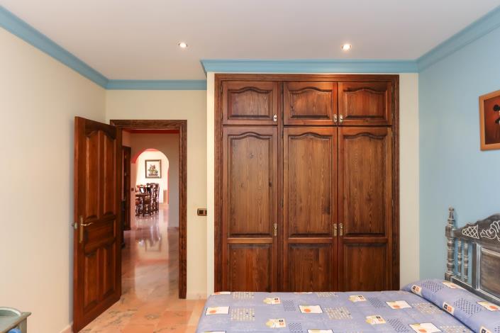 Image No.29-6 Bed Villa / Detached for sale