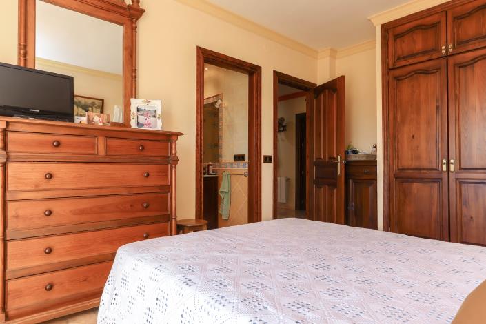 Image No.33-6 Bed Villa / Detached for sale