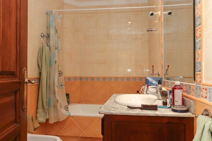 Image No.35-6 Bed Villa / Detached for sale