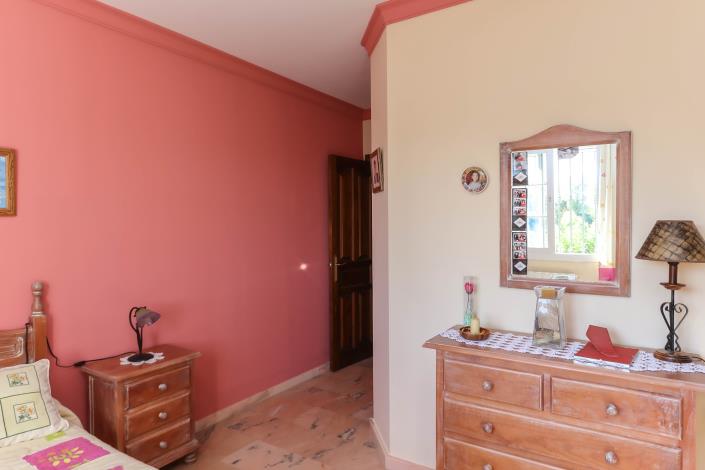 Image No.37-6 Bed Villa / Detached for sale