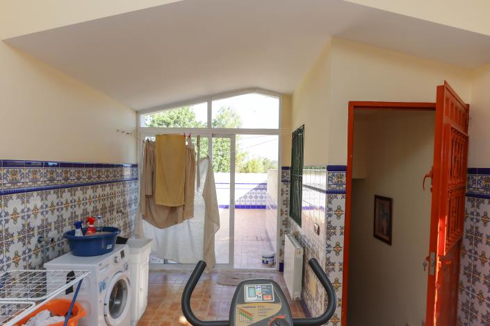 Image No.39-6 Bed Villa / Detached for sale