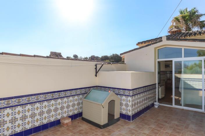 Image No.41-6 Bed Villa / Detached for sale