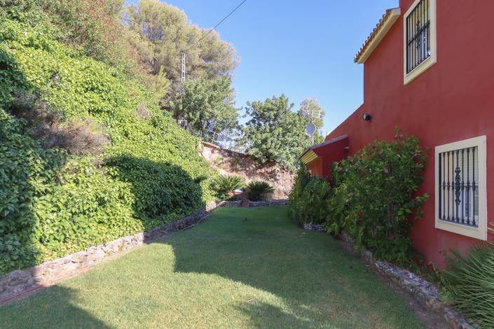 Image No.58-6 Bed Villa / Detached for sale