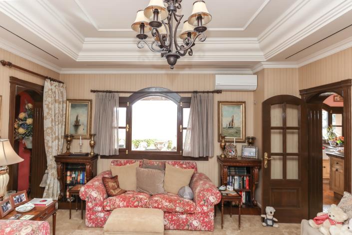 Image No.10-5 Bed Villa / Detached for sale